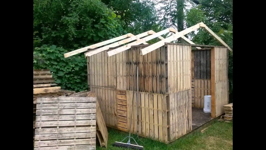 Сарай из поддона листов