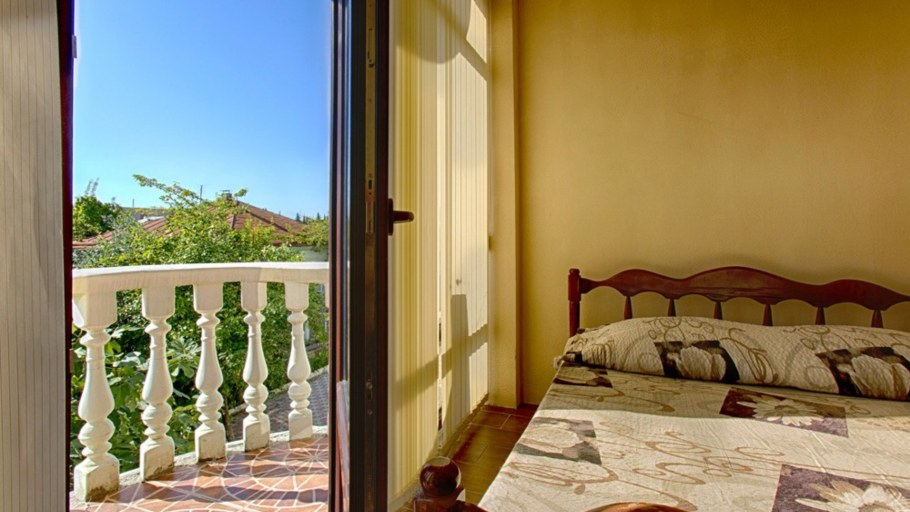 Рейна Абхазия отель