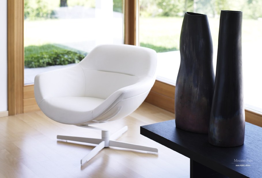 Кресло на ножке крутящееся