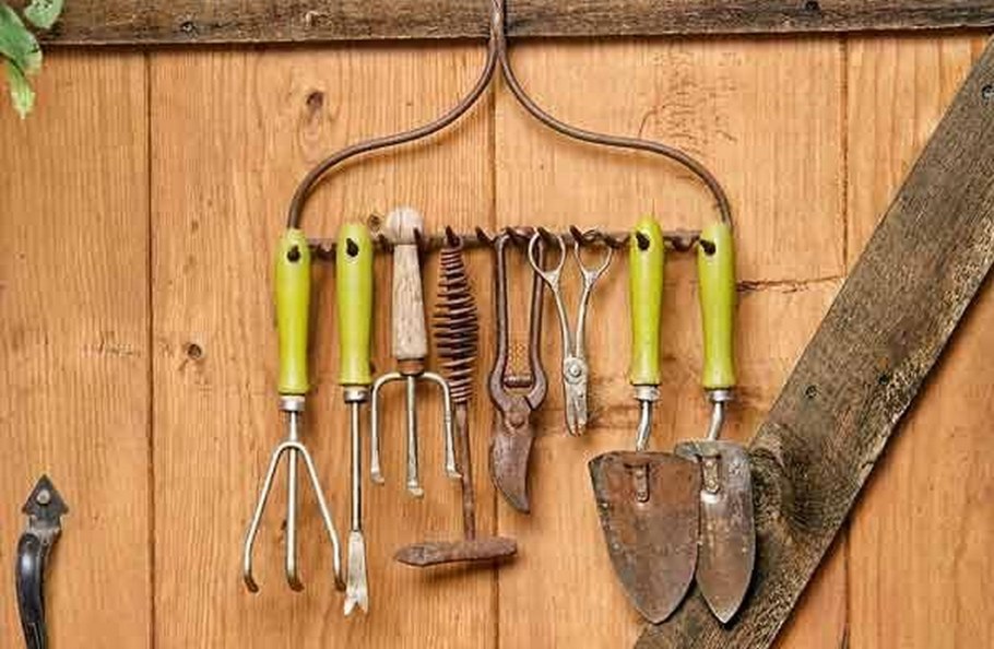 Садовый инструмент в интерьере