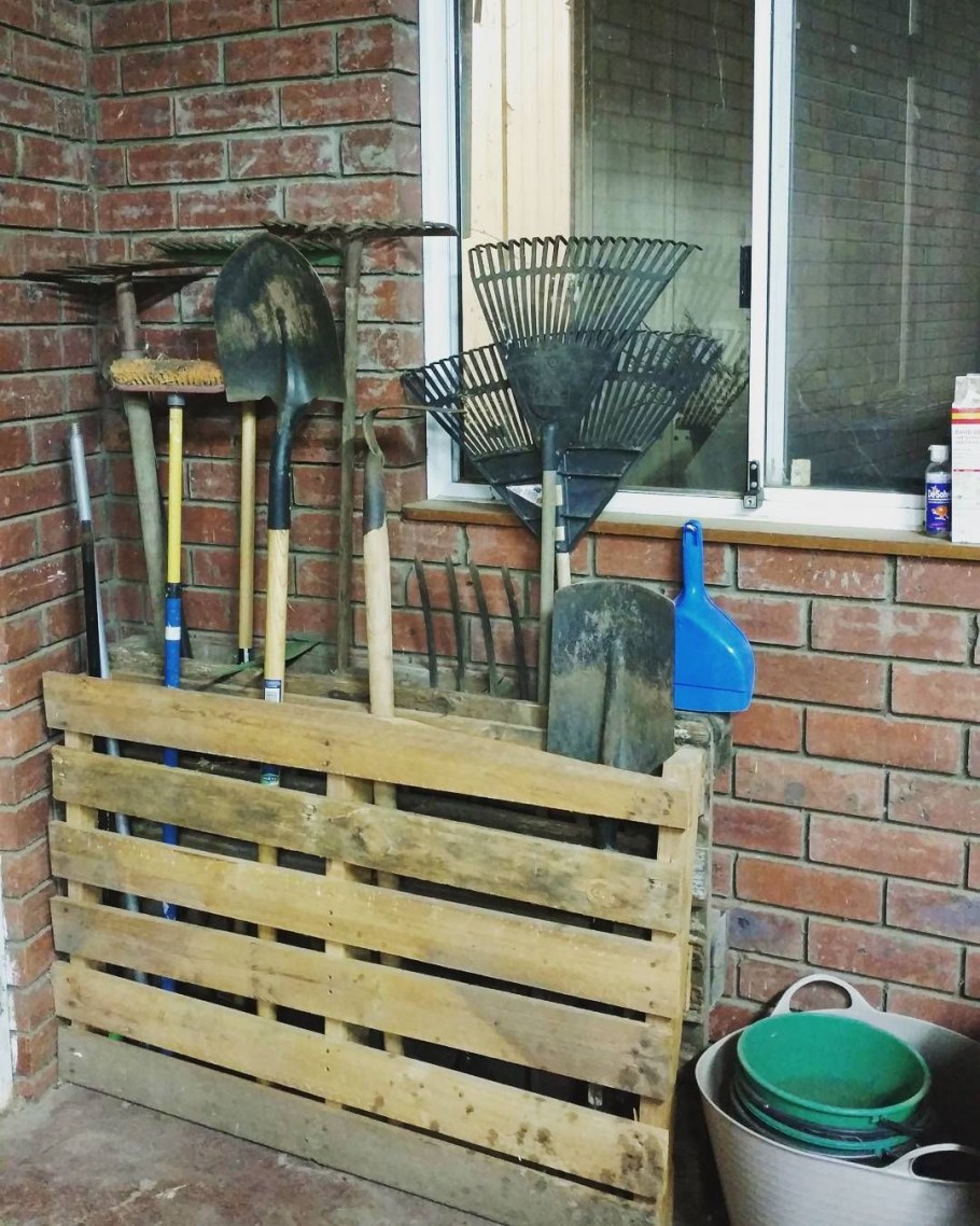 Поддон для садового инвентаря