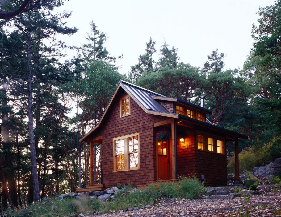 Красивый дом с участком