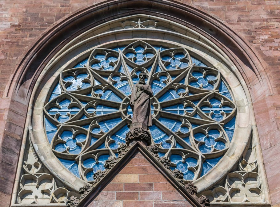 Кирпичная Готика готического собора