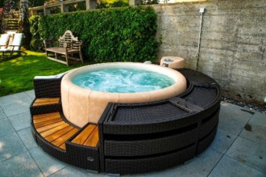 Кантри Резорт Вербилки бассейн на улице