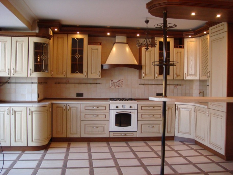 Кухня с барным стойкоц