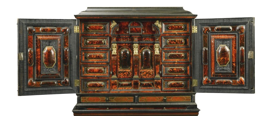 Шкаф-кабинет 17 века