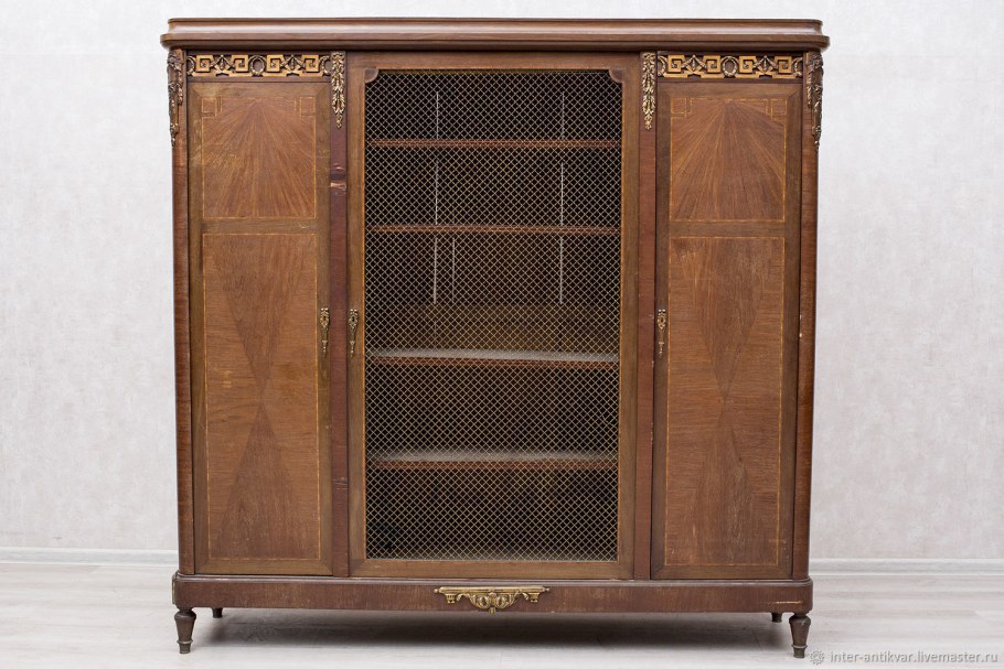 Старинный кабинетный шкаф
