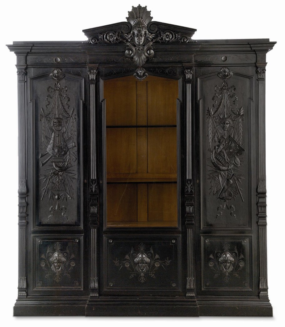 Шкаф в стиле Готика