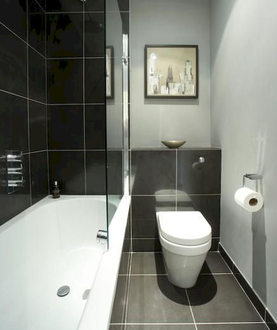 Бело черная ванная комната с туалетом