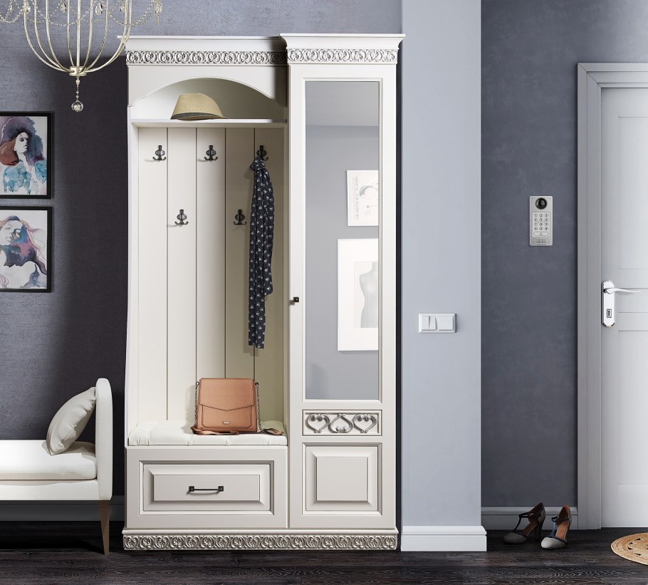 Прихожая в старинном стиле