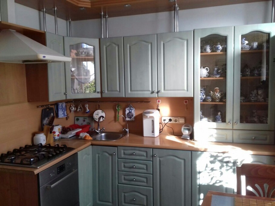 Перекрашенный кухонный гарнитур