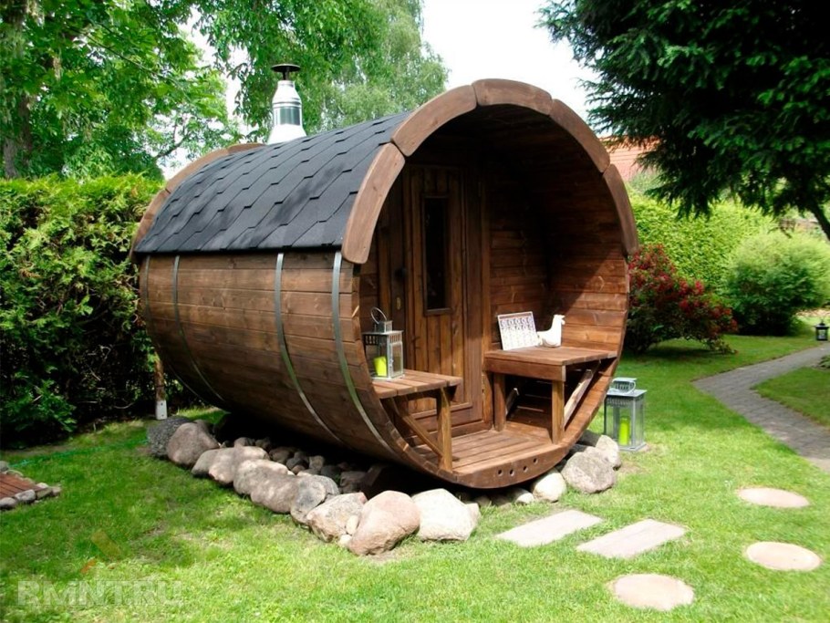 Баня бочка на дачном участке