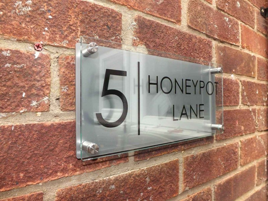 Таблички из металла