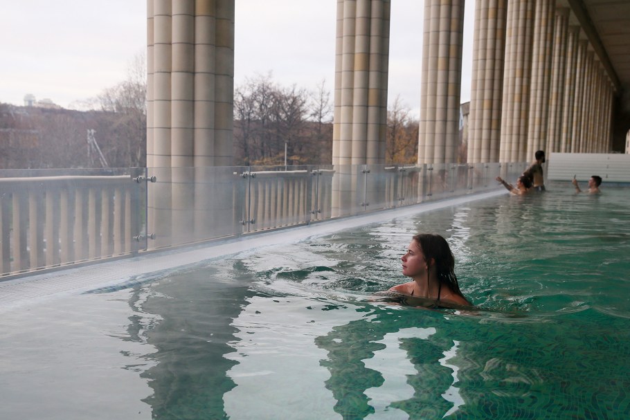 Плавательный бассейн Лужники