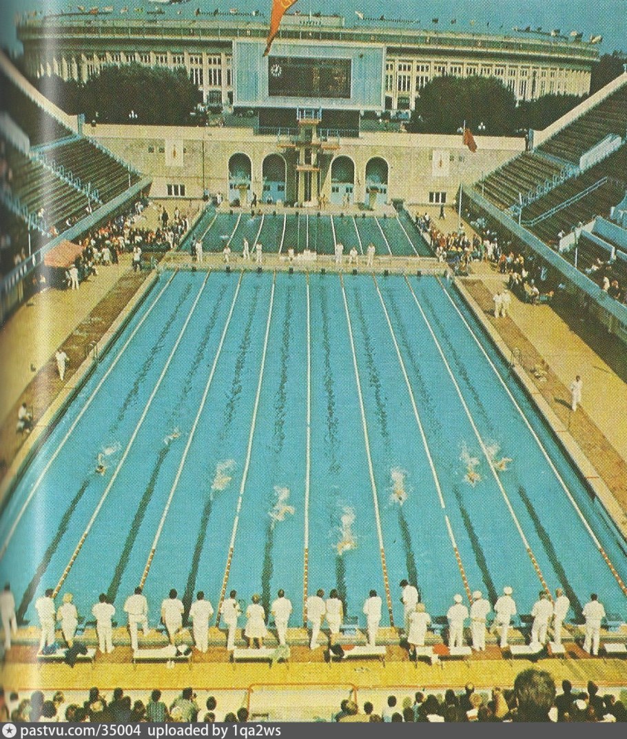 Открытый бассейн Чайка в Москве