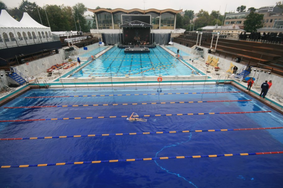 Открытый бассейн Чайка в Москве