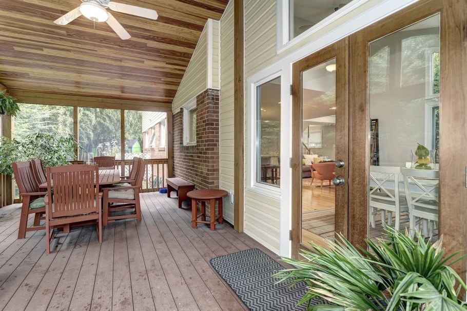 Отделка открытой веранды