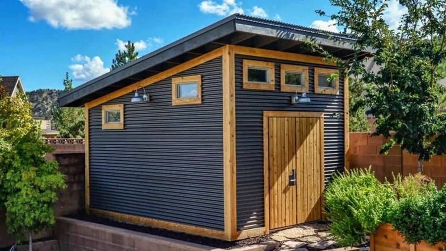 Сарай с дровяником с односкатной крышей