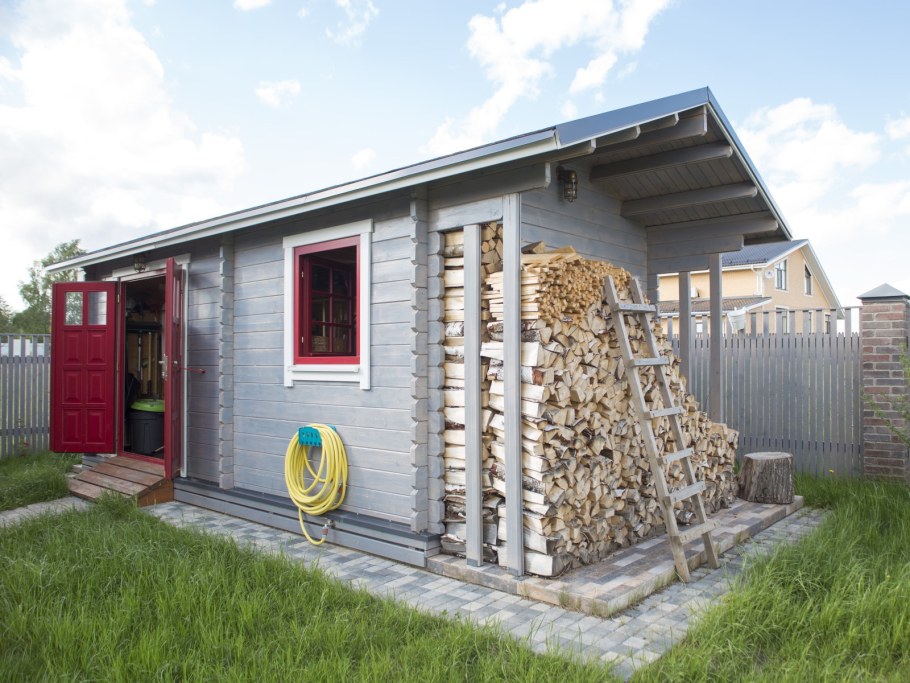 Красивый сарай