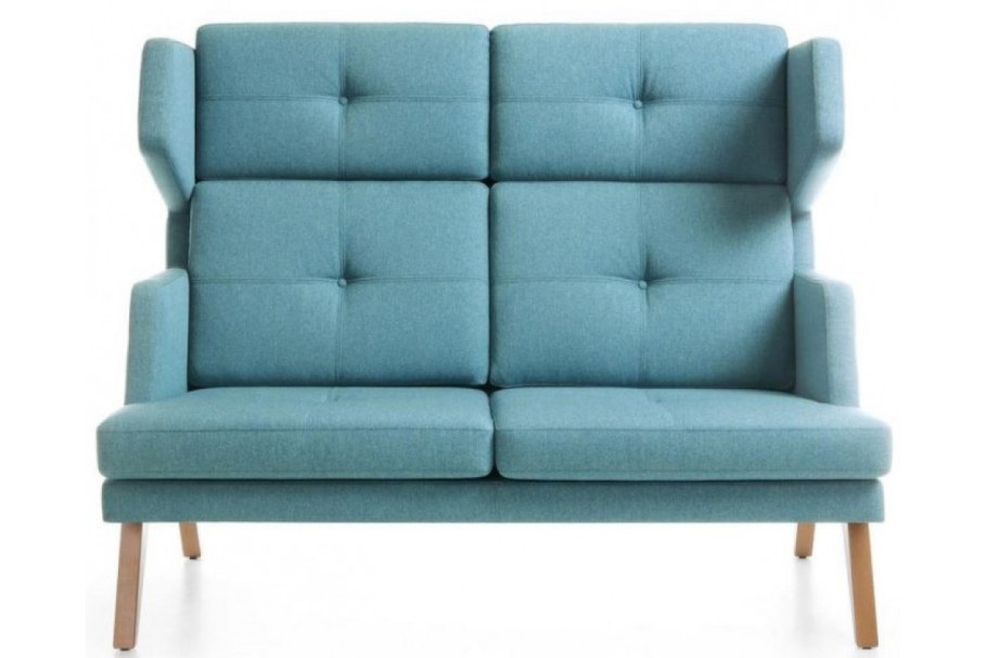 Диван с высокой спинкой