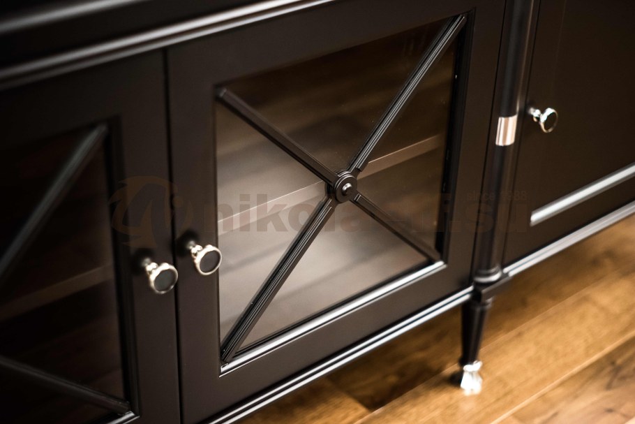 Фасады с латунными вставками