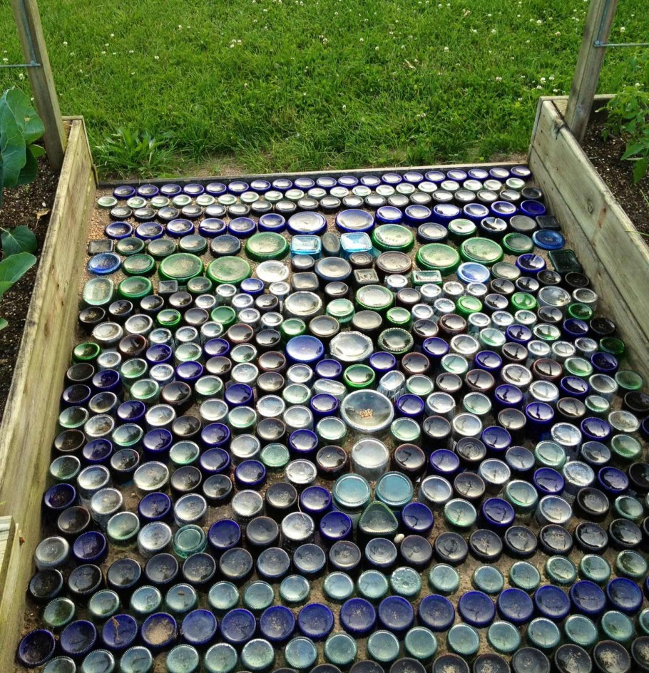 Изделия для сада из бутылок