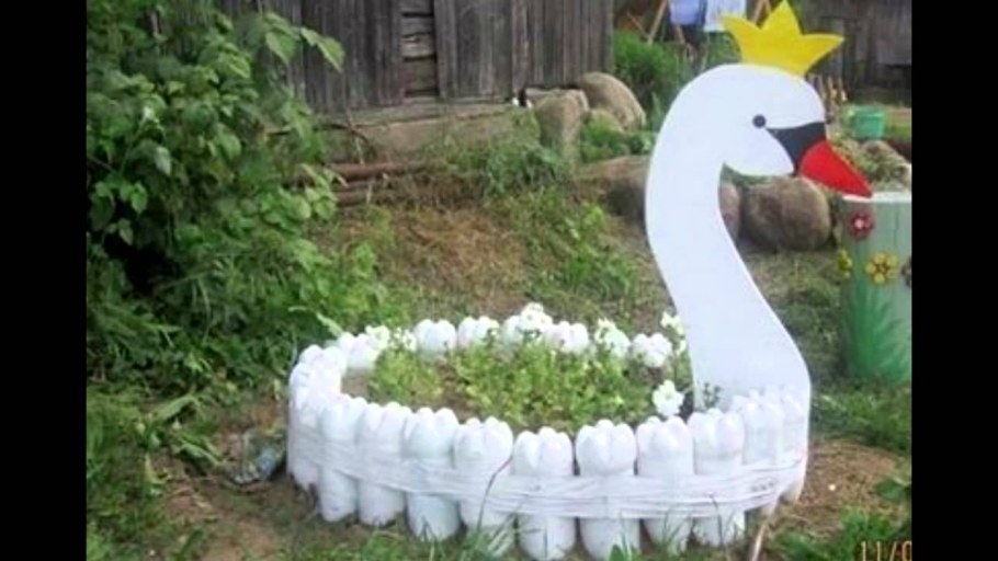 Клумбы из пластиковых бутылок