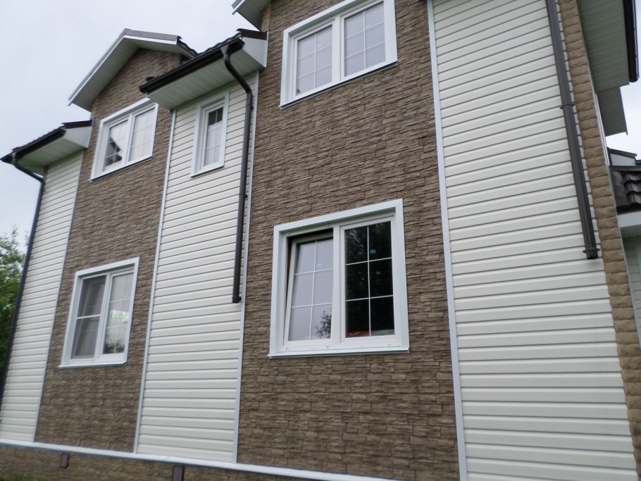 Отделка дома фасадными панелями