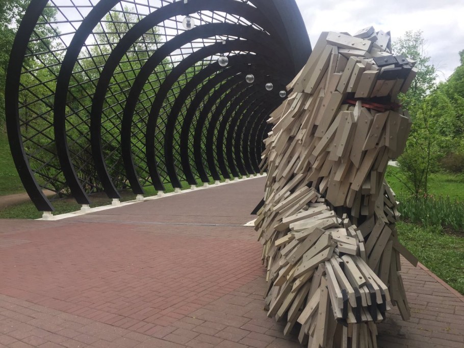 Пермь памятник букве «п» (Пермские ворота)