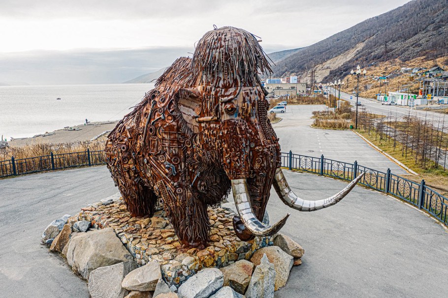 Магадан мамонт памятник