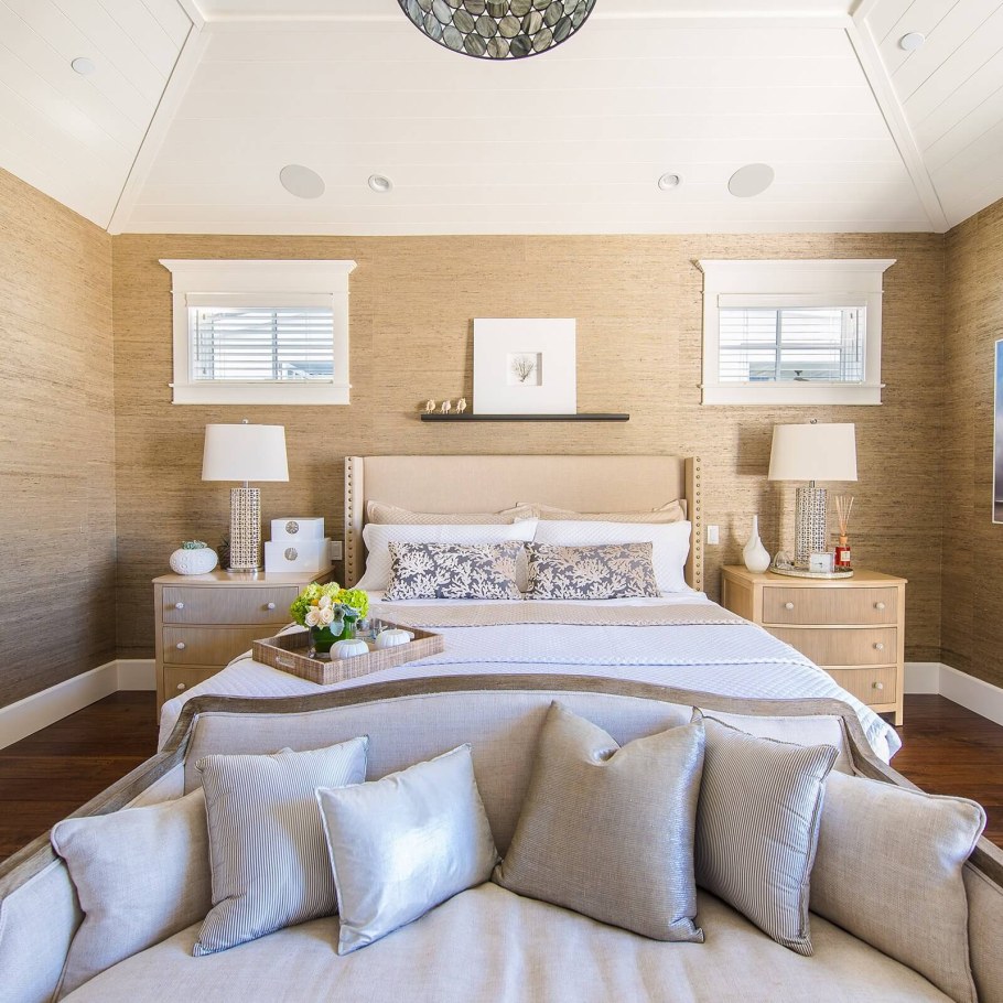 Спальня в фиолетовом цвете