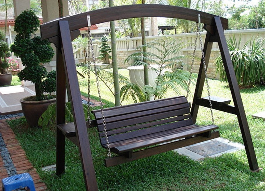 Качели садовые деревянные