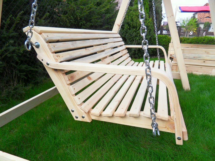Деревянные качели для детей