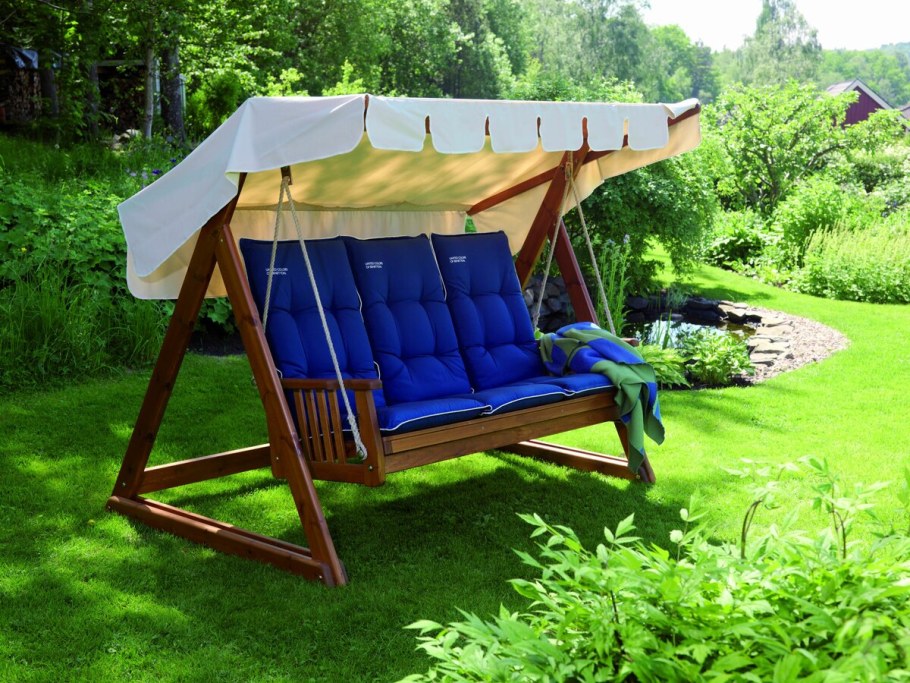 Качели деревянные