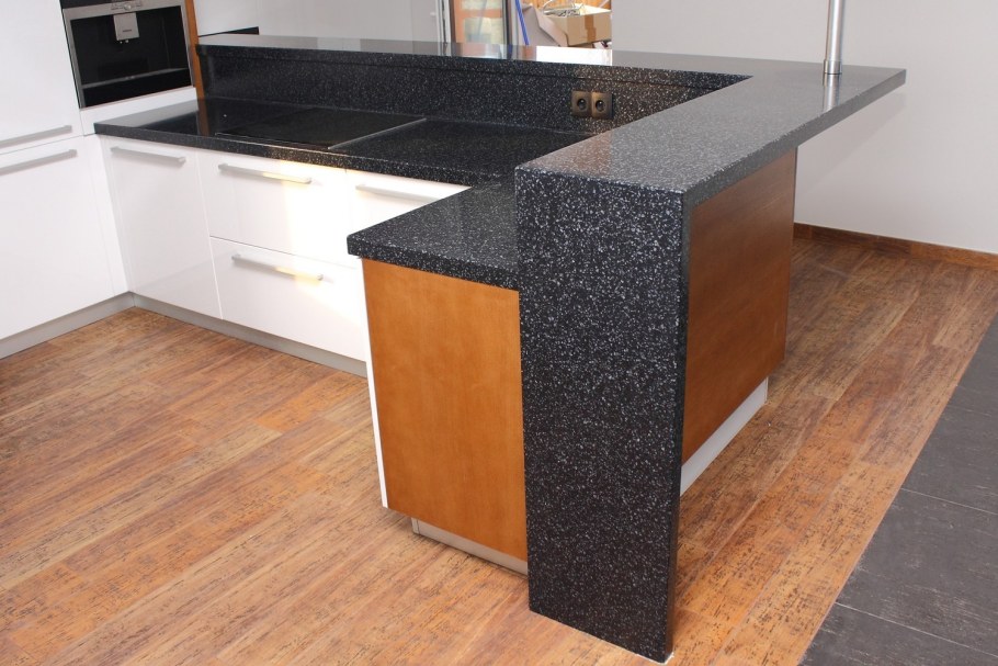 Полукруглая барная стойка