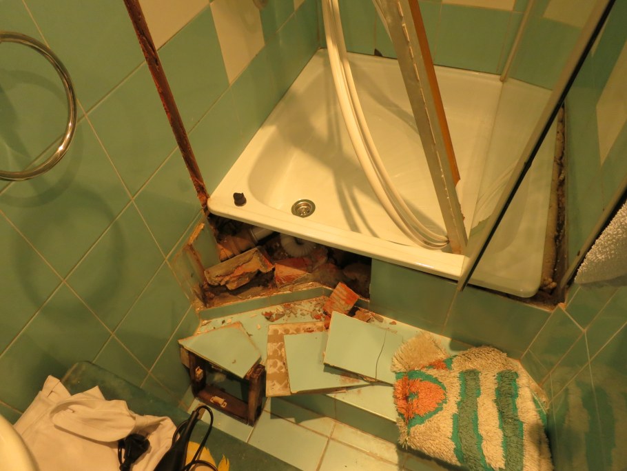 Душевая кабина в коммуналке