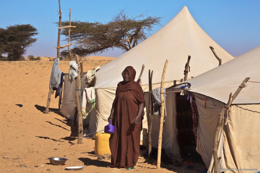 Палатка в пустыне