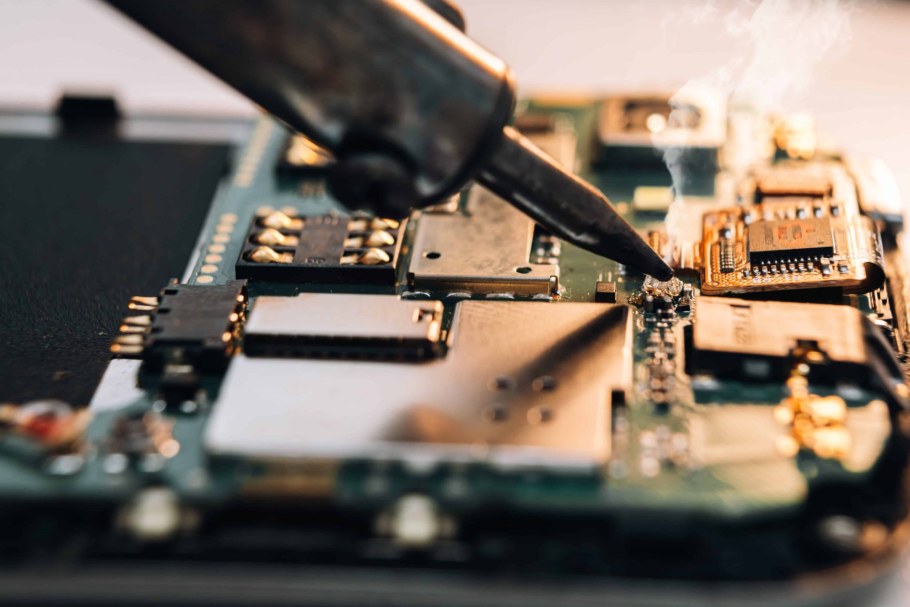 Пайка плат iphone