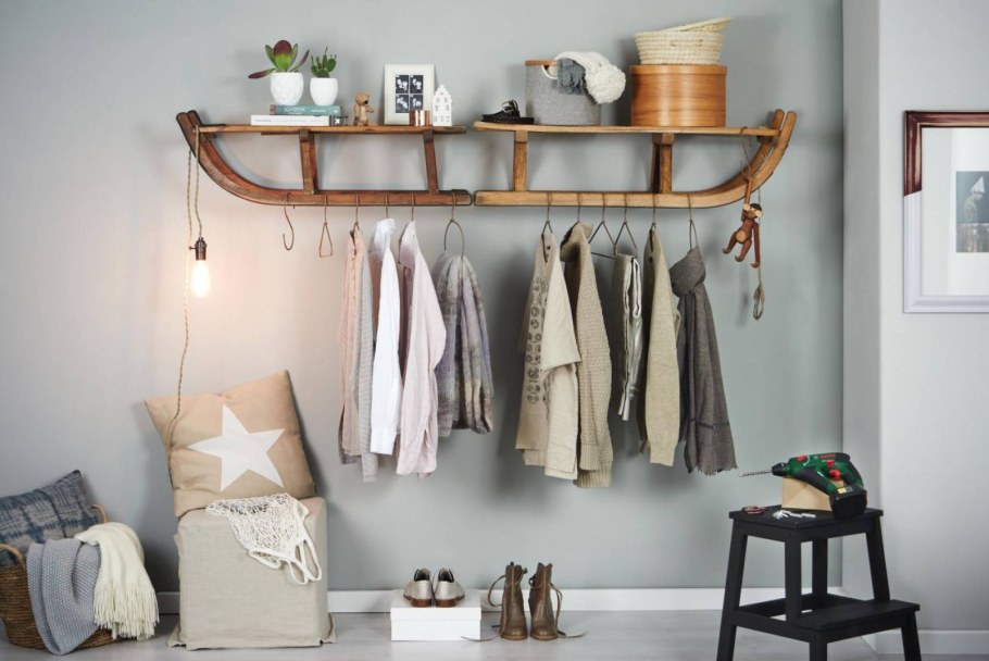 Вешалка в прихожую