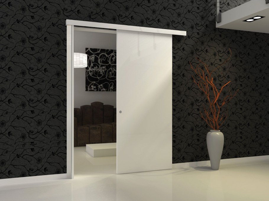 Входная дверь купе