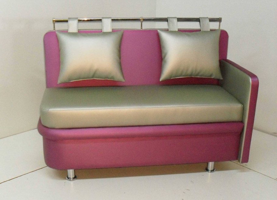 Маленький угловой диван