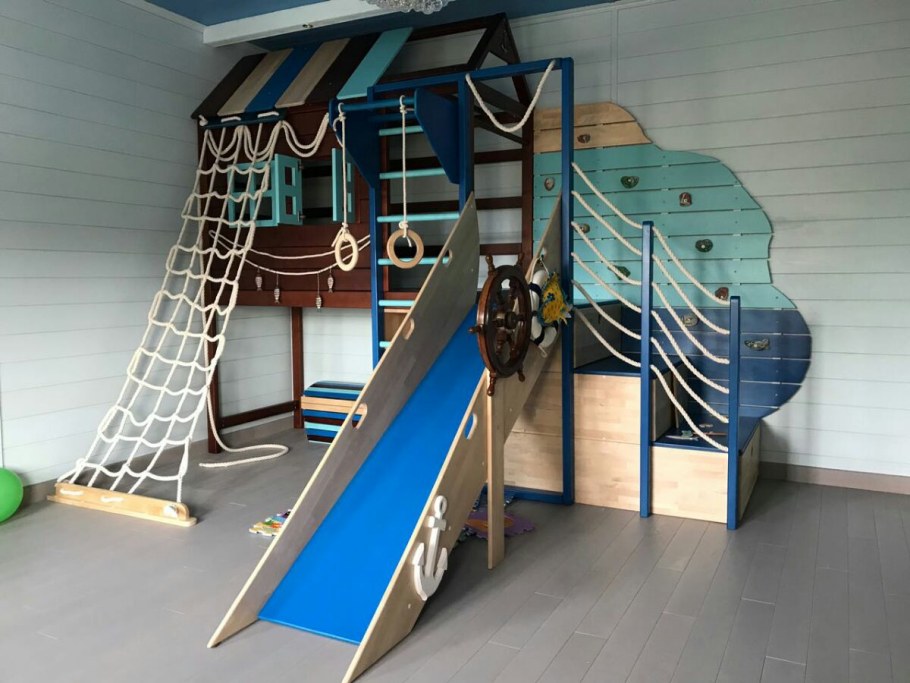 Планировка гостиной с коридором