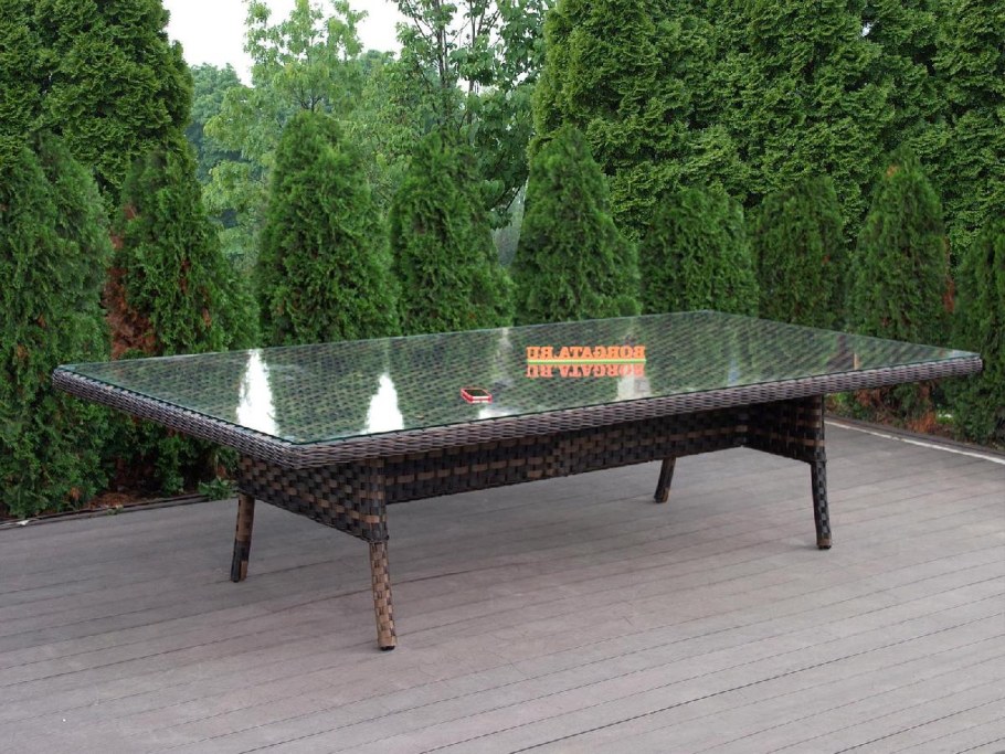 Большой обеденный стол из искусственного ротанга