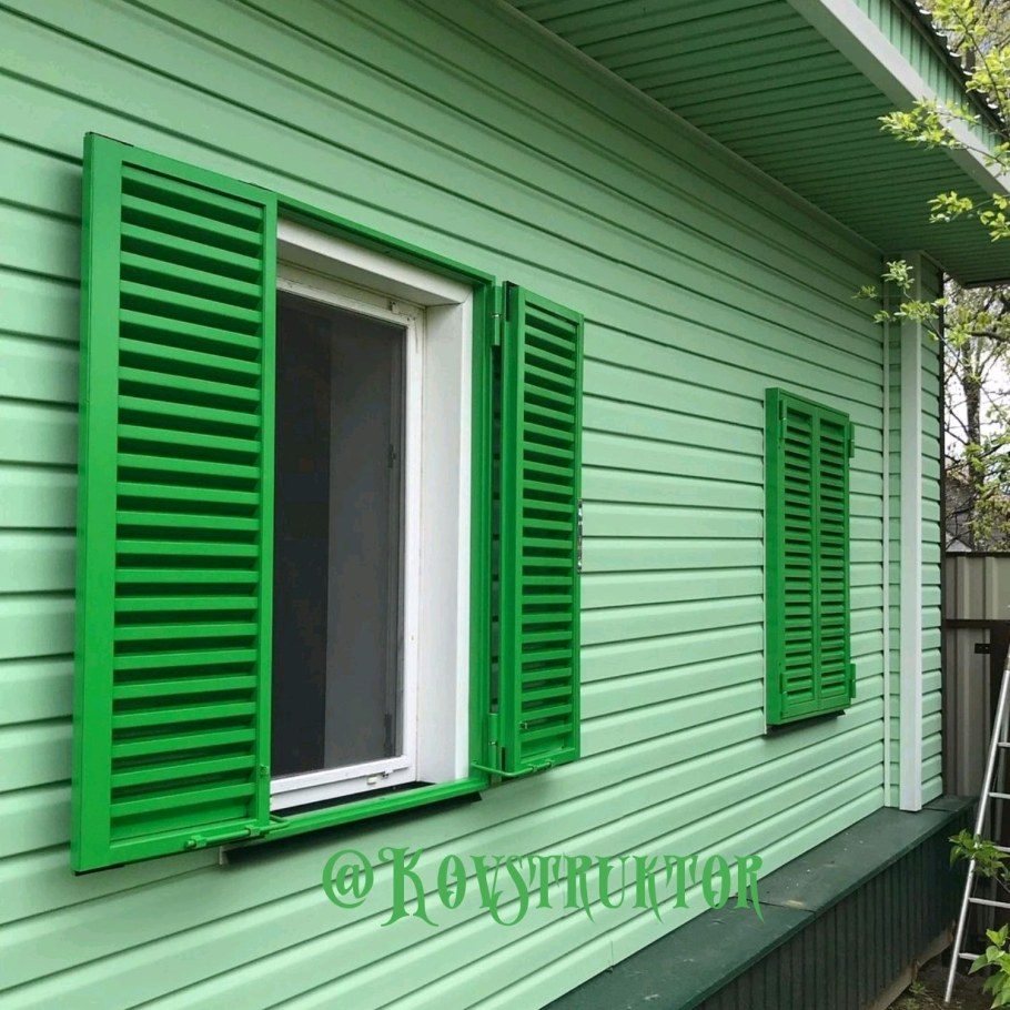 Узкие ставни на окна