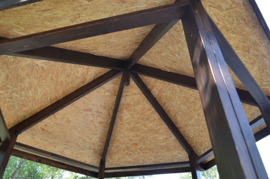 Отделка крыши шатровой снизу