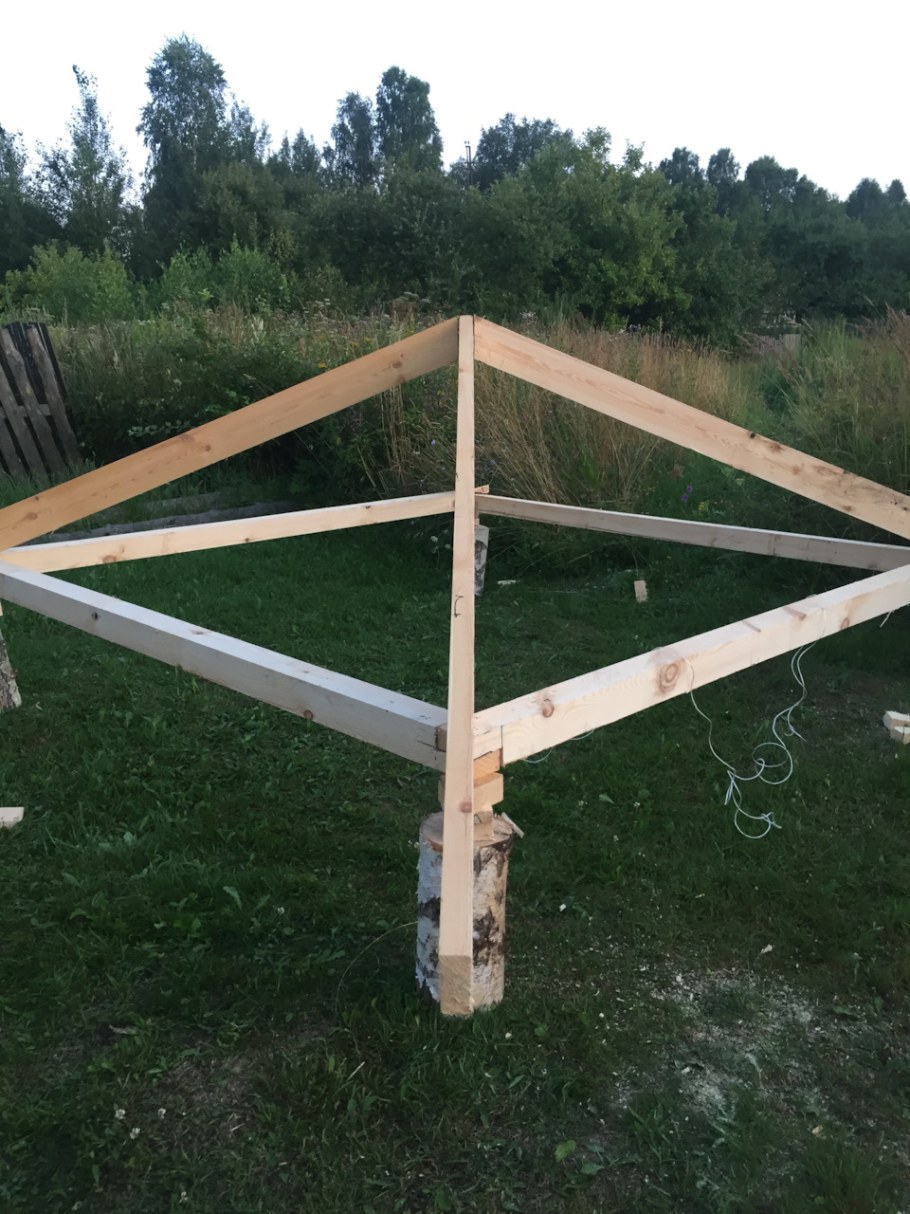 Четырёхскатная крыша для беседки