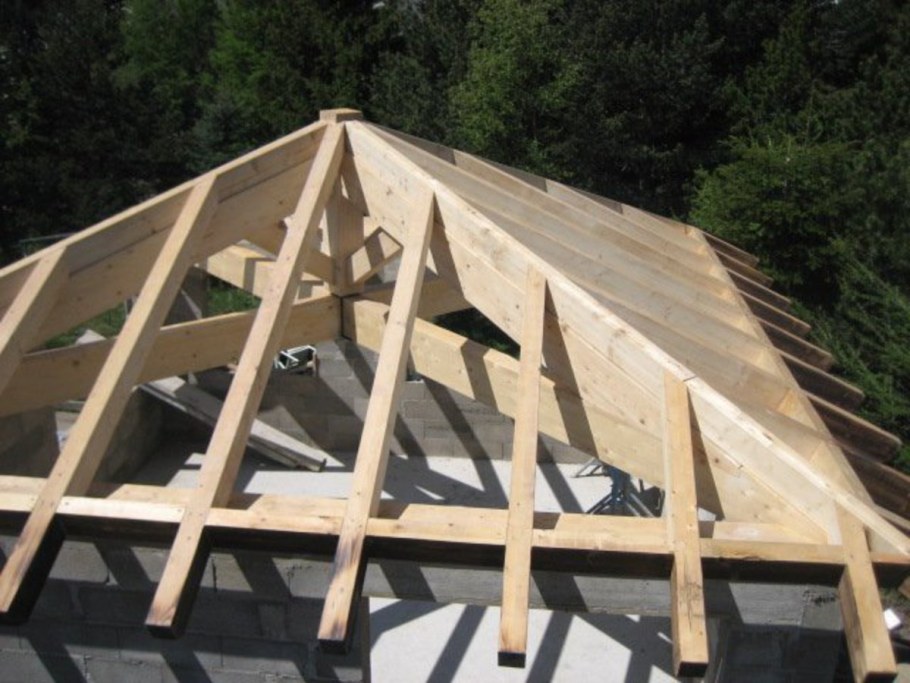 Шатровая вальмовая кровля