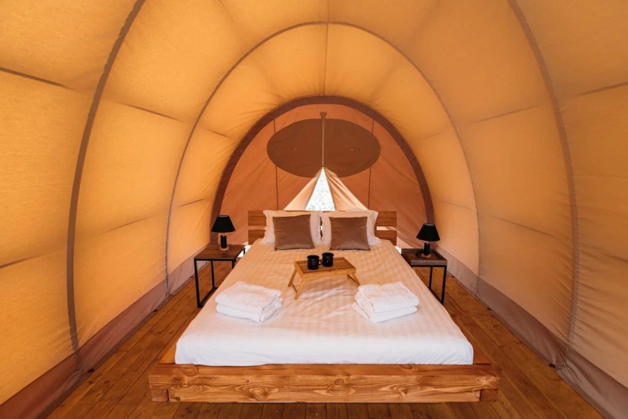 Глэмпинг Никола Ленивец