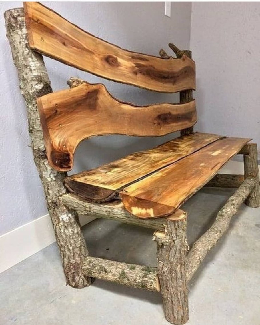 Скамейка из веток