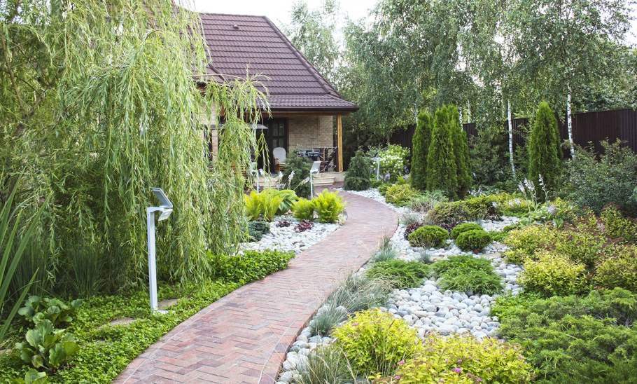 Зона патио в загородном